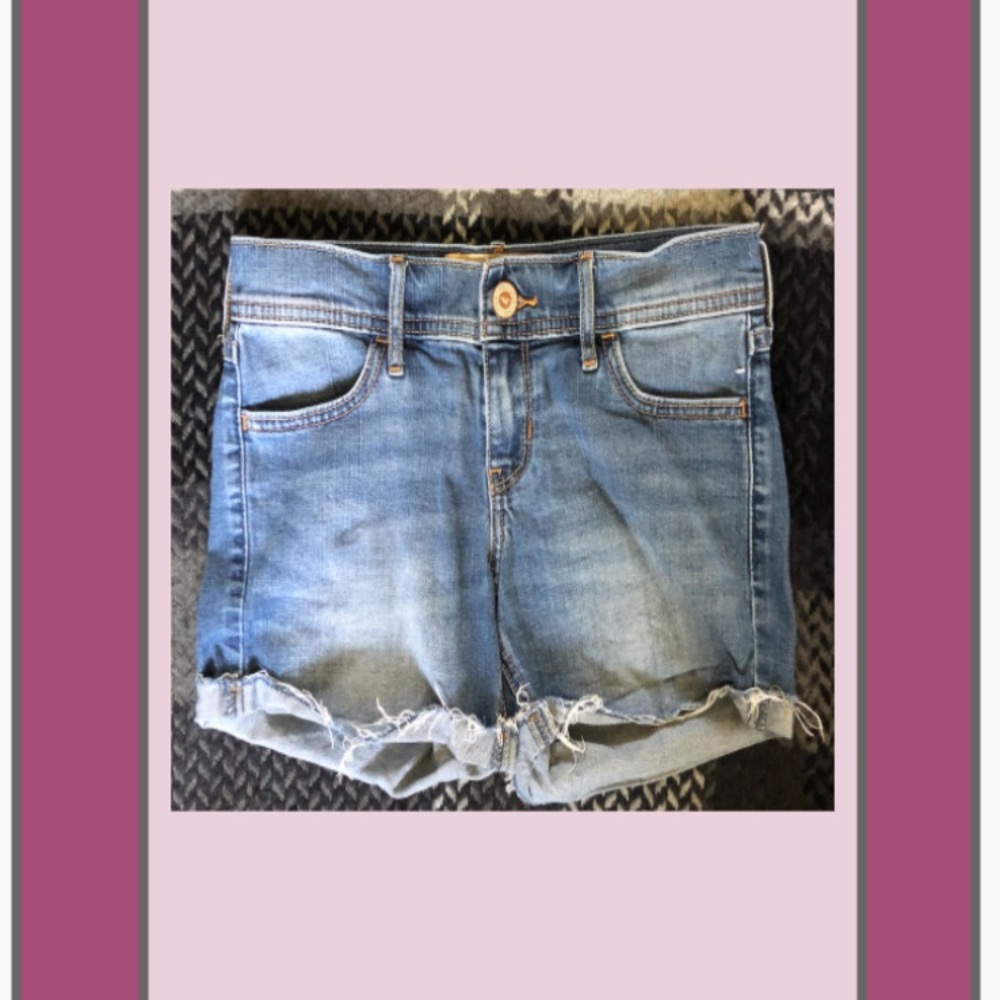 Hollis text Midi Jean Shorts